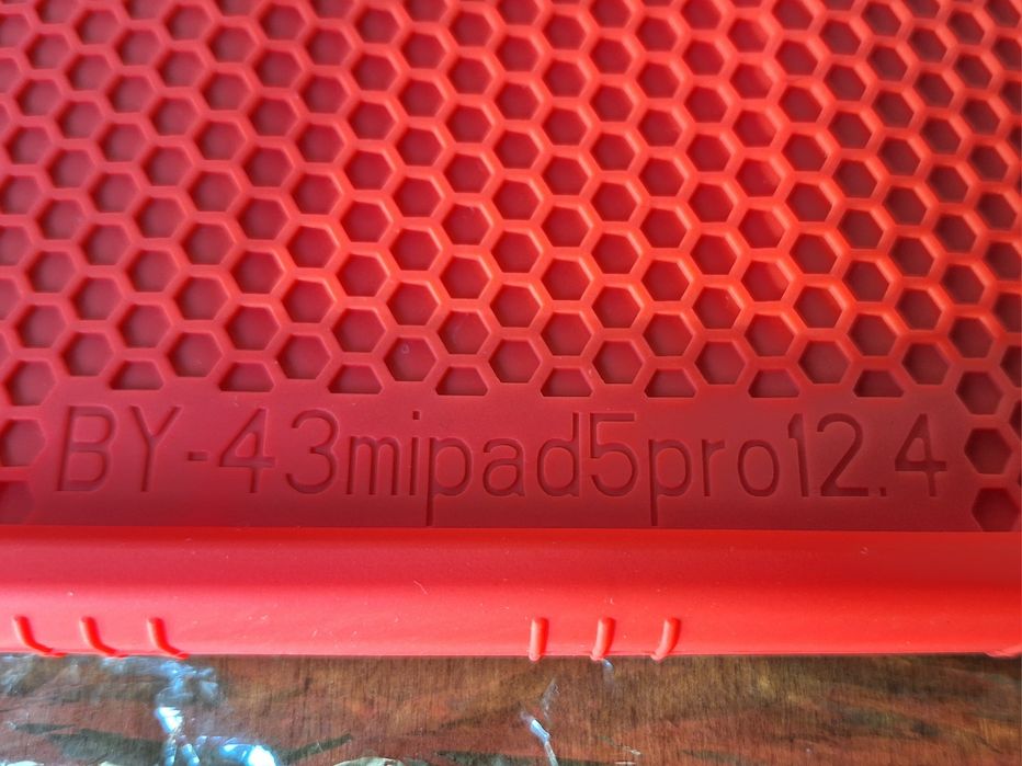 SmartCase Etui 12.4 Sylikonowe Xiaomi Pad 5 Pro Czerwone