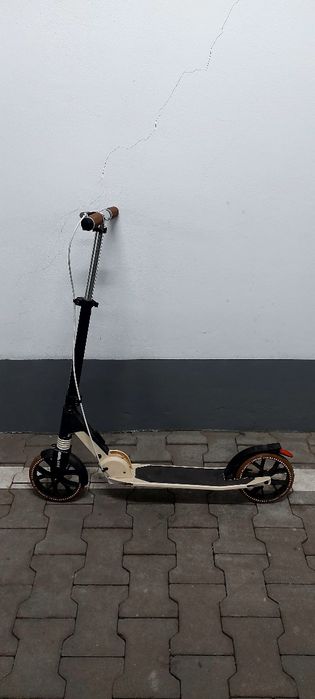 Mało używana hulajnoga