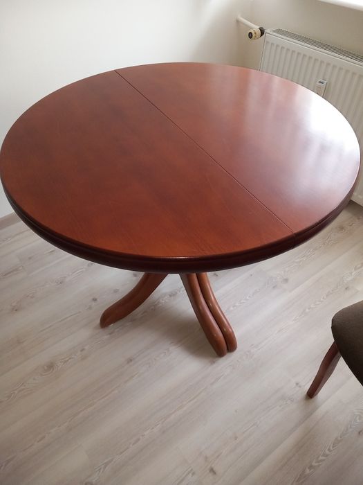 Stół rozsuwany i krzesła