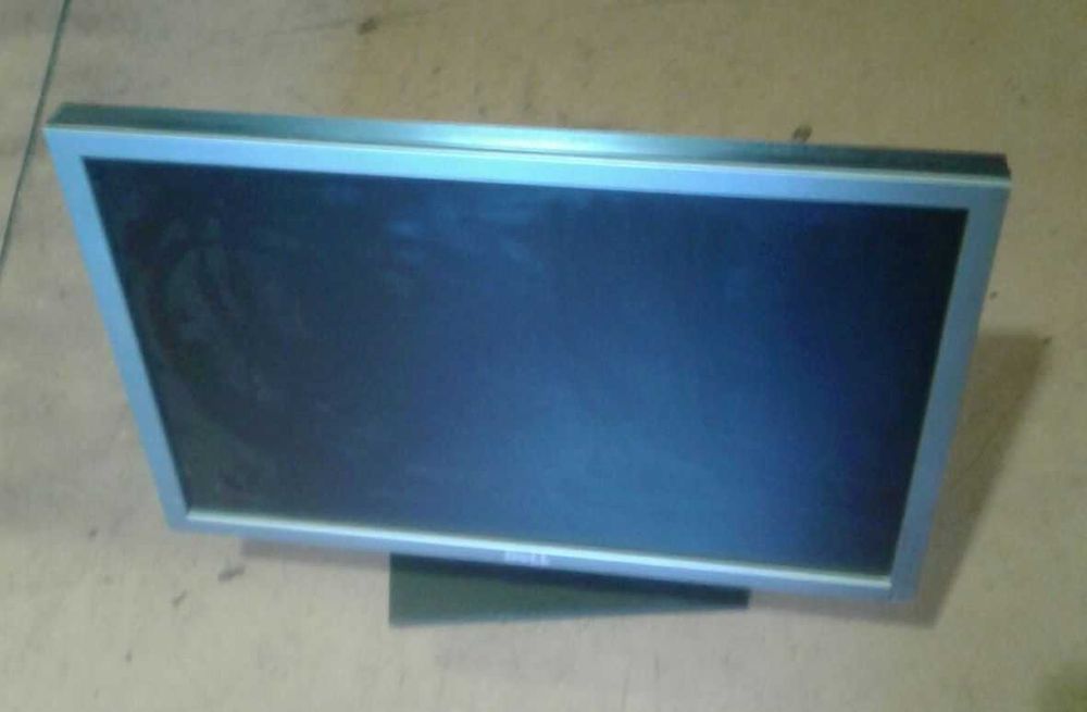 Монітор Dell P2210  22"