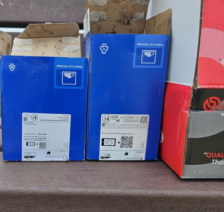 Vende-se  Discos de travão com pastilhas para VW passat B6