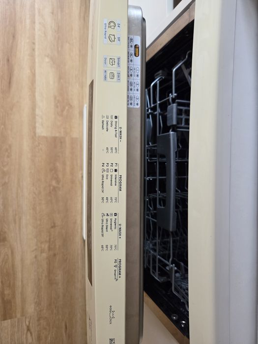 Máquina lavar loiça Candy A+++  com 7 anos