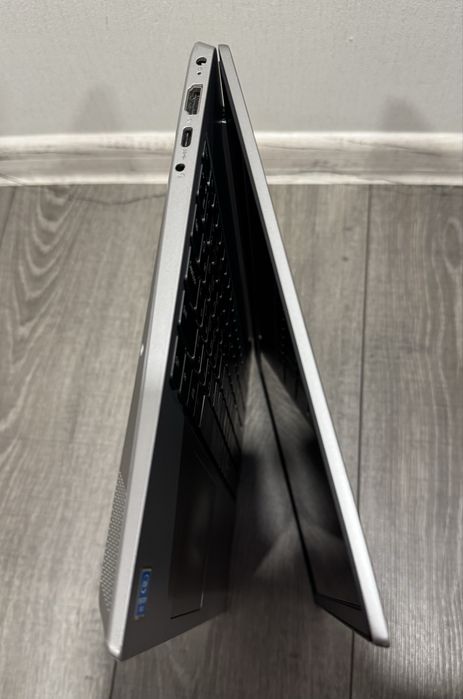 Ноутбук Lenovo, 8Gb, NVMe 128Gb, дуже хороша батарея. Підсвітка.