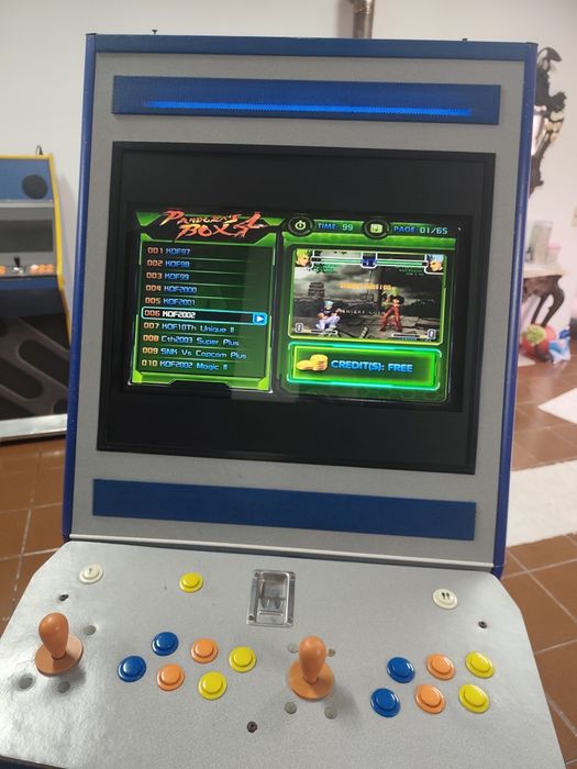 Máquina arcade multi-jogos