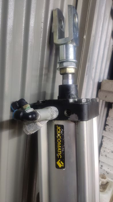 Siłownik pneumatyczny duży