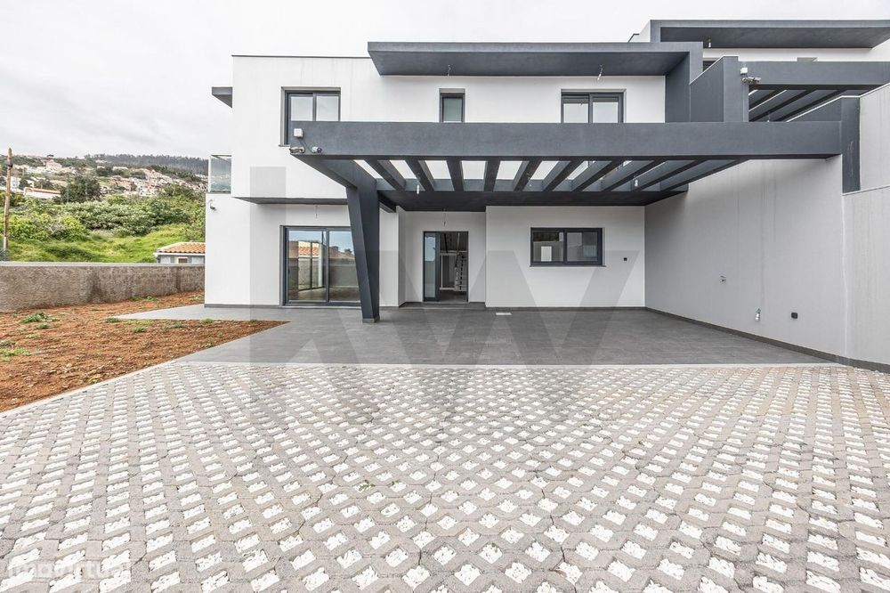 Moradia Moderna T3 | Fração A | São Roque, Funchal | Ilha da Madeira