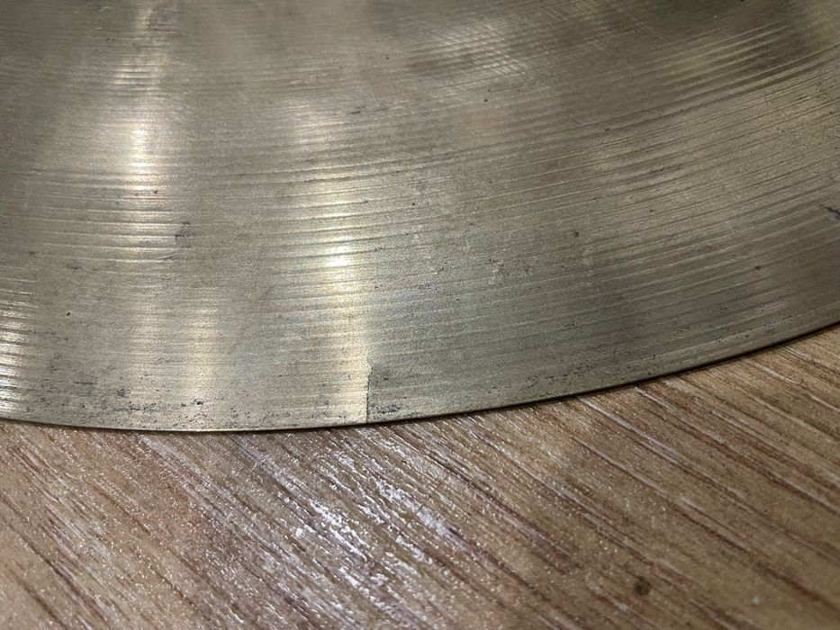 Pratos bateria 16” crash zildjian  A custom + Sabian AAX