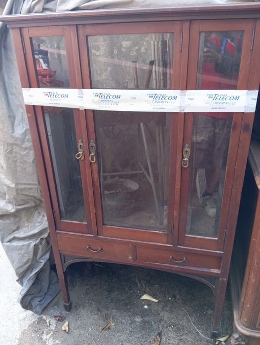 Vitrine Antiga em Madeira Maciça