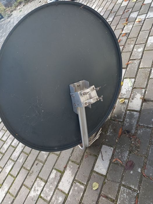 Antena satelitarna z konwerterem