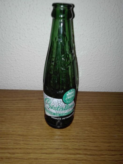 Garrafas Antigas  refrigerante marca "Cristalina"