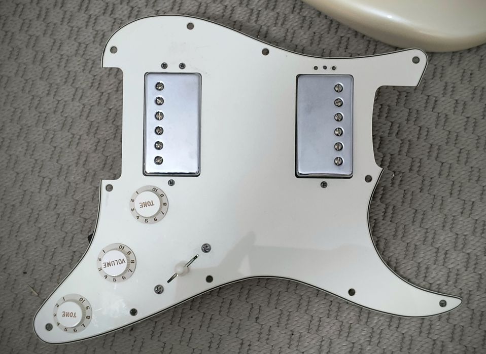 Pickguard Fender Am Std Strat HH