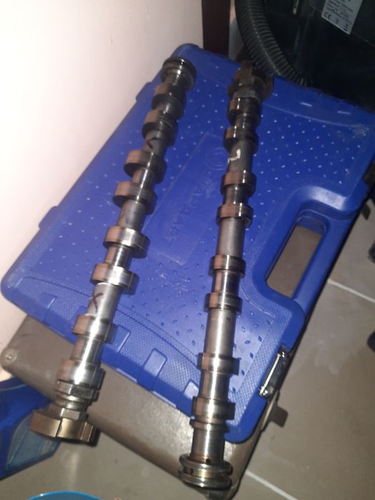 Продам розпредвали (впускний та випускний]  пежо 207 8FS EP3