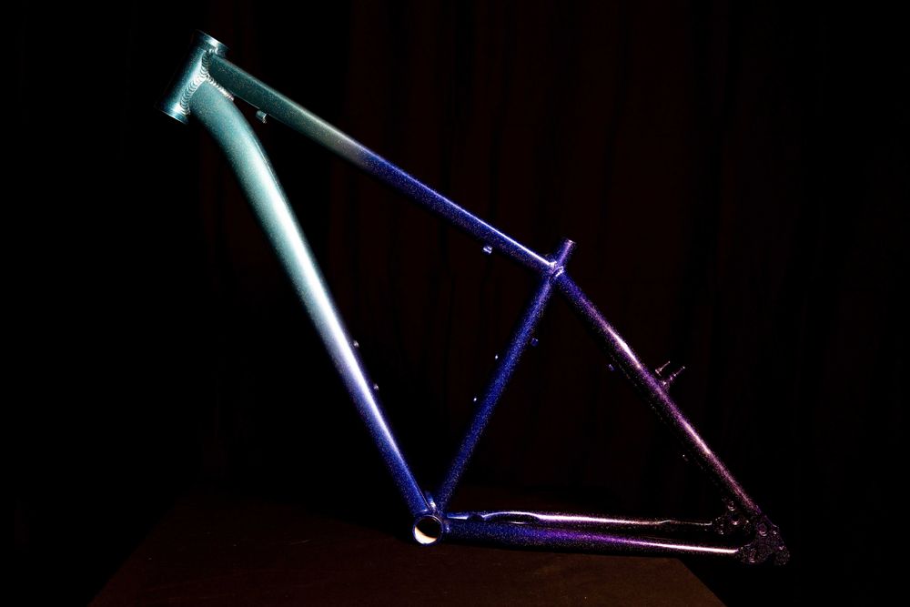 Quadro de BTT Novo Tam S/M com Pintura Electro Estática personalizada