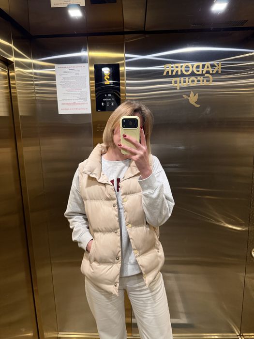 Тепла жилетка розмір с-м бежева