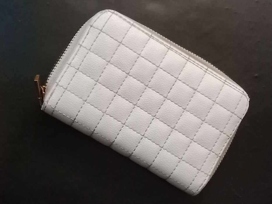 Carteira de senhora marca GUESS