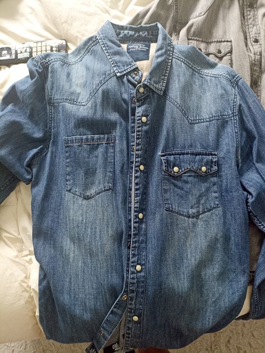 4 camisas de várias marcas tamanho S e M