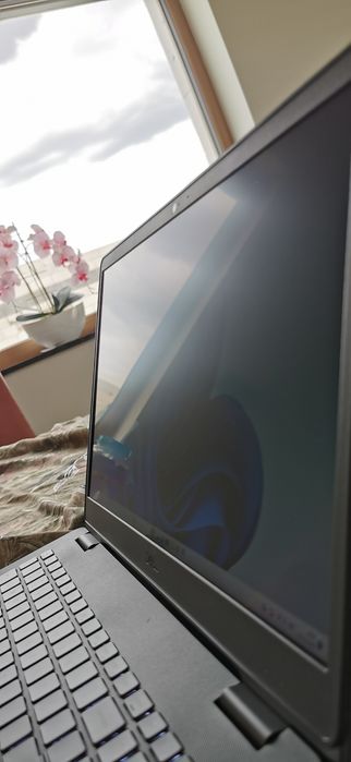 Dell Vostro 15 3000 i3 256GB SSD, stan idealny, jak nowy, 216godzin pracy
