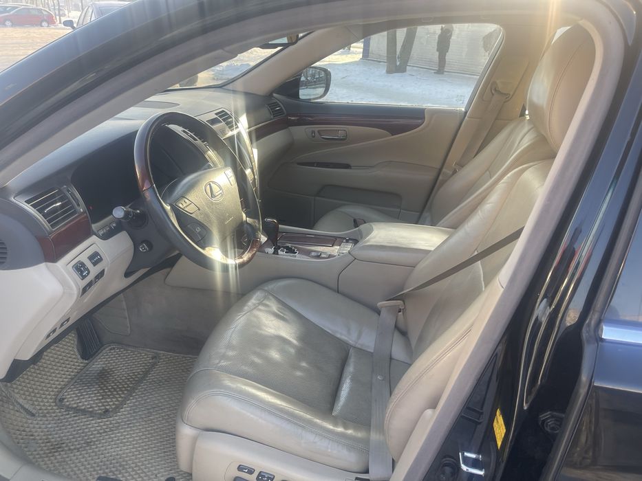 Продам авто LS 460