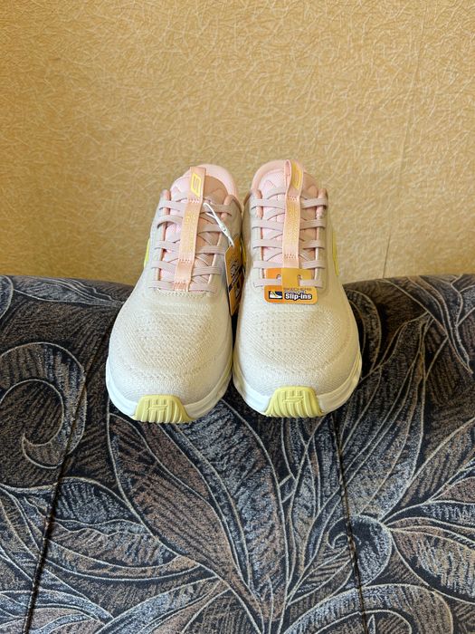 Продам жіночі кросівки Skechers original  розмір 38,  25см