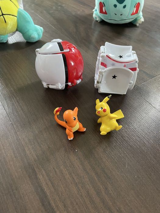 Pokemon Pikachu Charmander Pikachu lego 4x pokeball