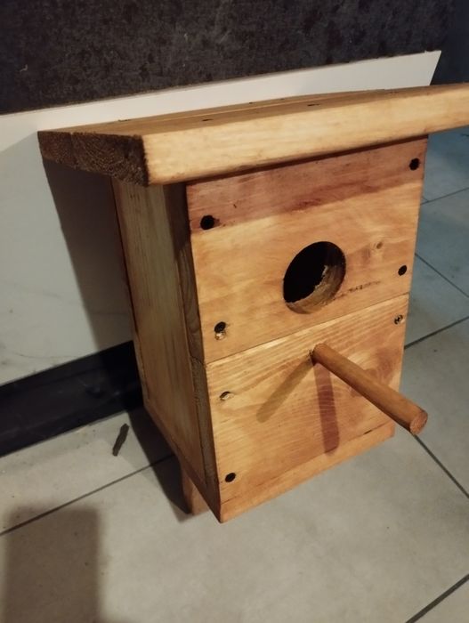 Karmnik domek dla ptaszków