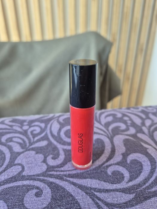 Douglas red matte 4ml pomadka czerwona matowa w płynie