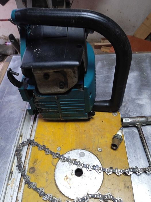 Продам бензопилу