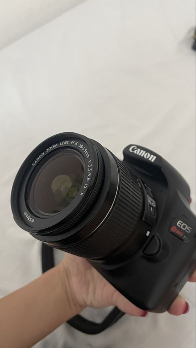 Canon EOS Rebel T7 + lente 18-55mm