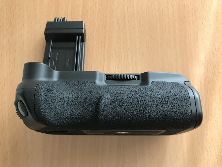 Батарейний блок Meike MK500D Battery Grip for Canon