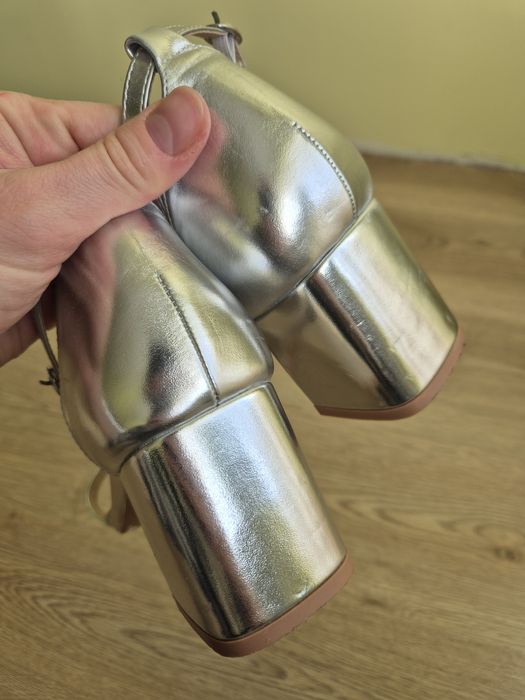 Босоніжки літні жіночі