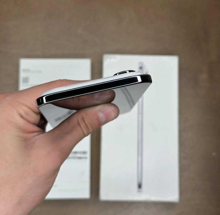 iPhone Air, 1 ТБ, eSIM
