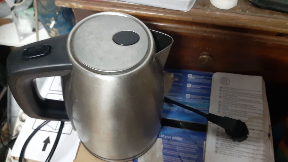 Cafeteira elétrica para fazer chá