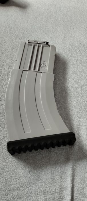 Pistolet zabawkowy z Fortnite bez strzałek