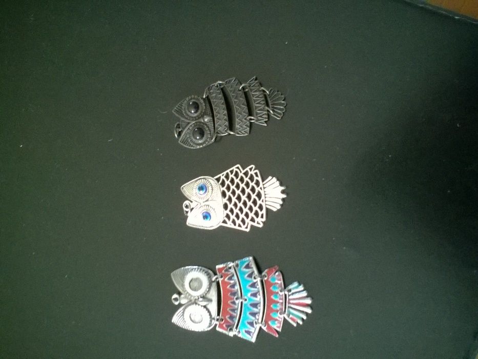 Diversos artigos de bijuteria