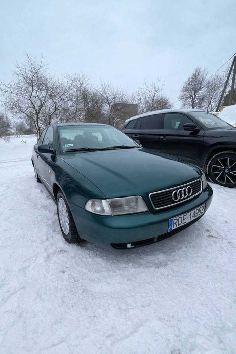 продам ауді А4, 96-го року, не вимагає вкладень на ходу.