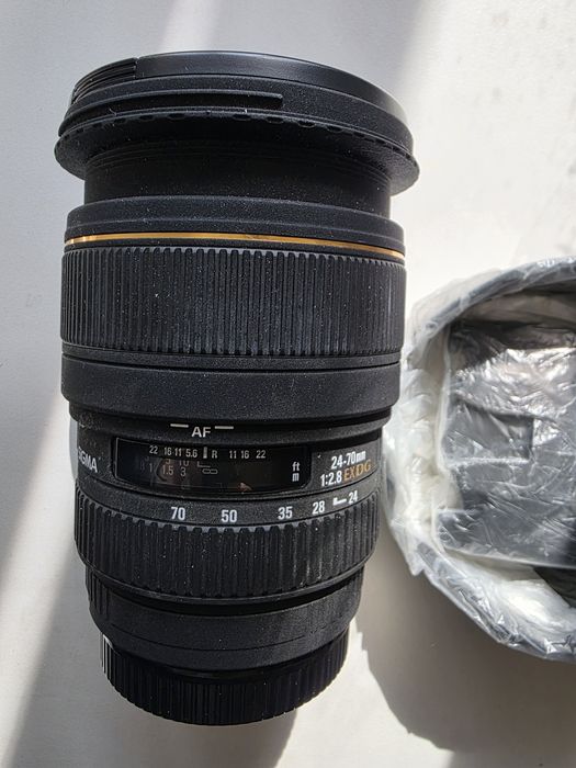 Об'єктив Sigma 24-70 mm 1:2.8