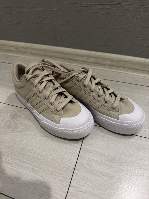Продам снікерси Adidas