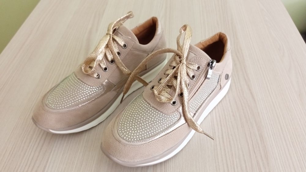 Buty sportowe, adidasy rozm. 39, beżowe, złote, kryształki, lekkie
