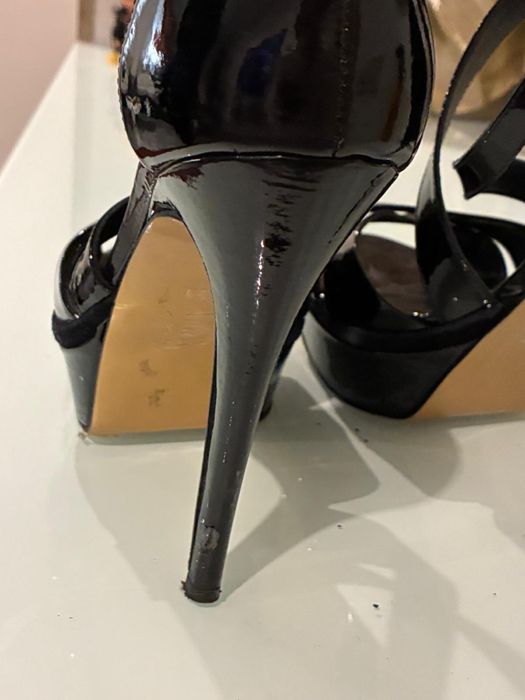 Sandálias pretas de salto – Manuel Alves