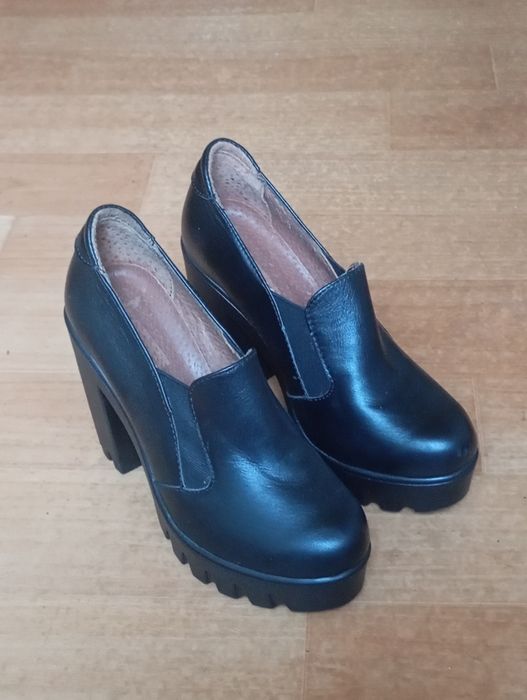 Туфли на каблуках