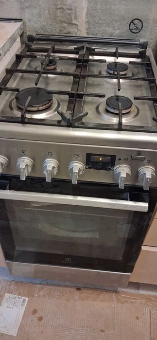 Kuchenkę gazową firmy elektrolux