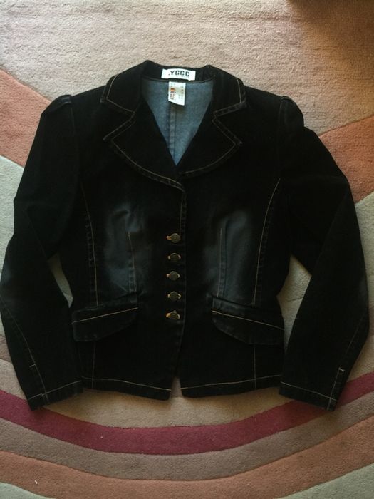 Czarny żakiet damski z przetarciami 38