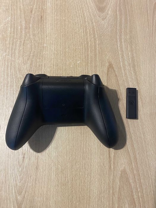 Xbox Series X z adapterem na PC