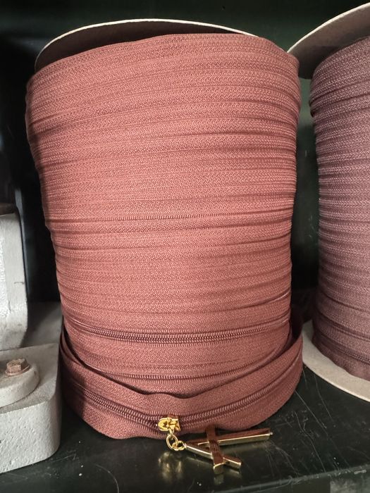 Liquidacao de fechos de correr e fechos metal