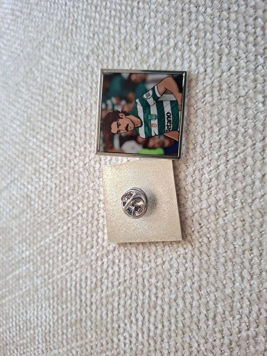 Vários pins Sporting