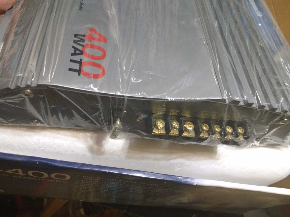 Автомобильный усилитель новый