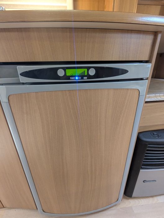 /Caravana/ Impecável/4 pessoas/levo ao local