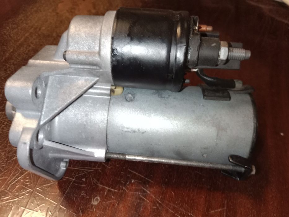 Продам стартер на меган, сценік