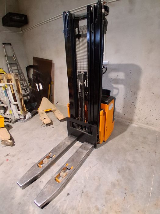 Wózek paletowy z masztem Still EGV-S14, 5 m podnoszenia