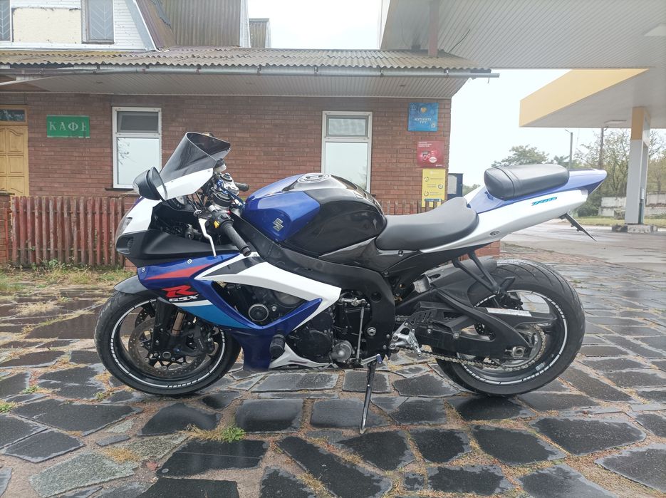 Suzuki GSX-R750 K7